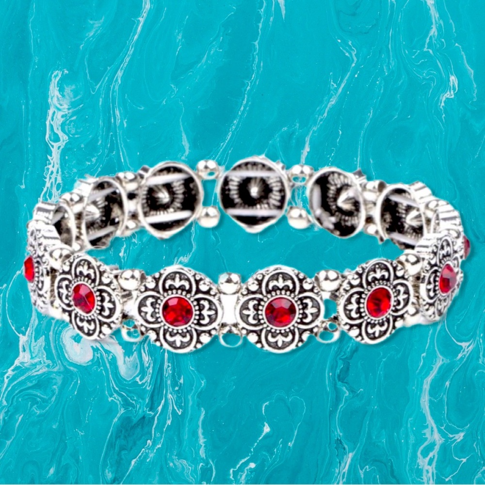 Paparazzi Trés Magnifique Bracelet in Red
